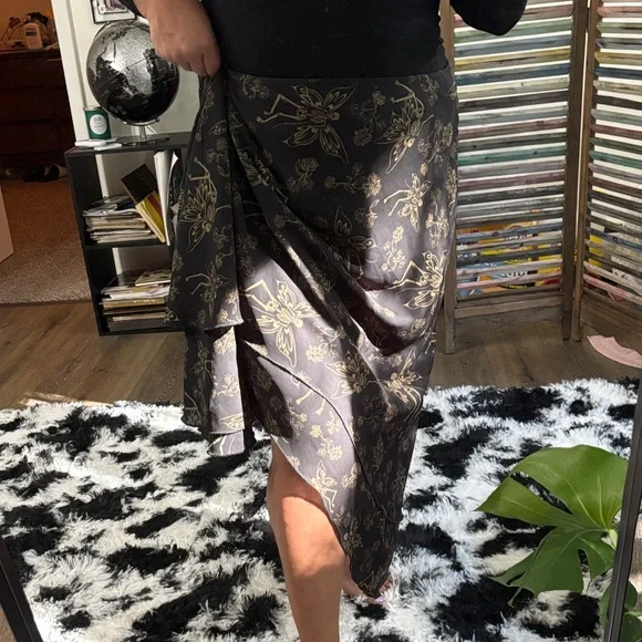 Thorn & Fable Floral Asymmetrical Midi Skirt Chic Whimsigoth Size XL - Picture 2 of 6